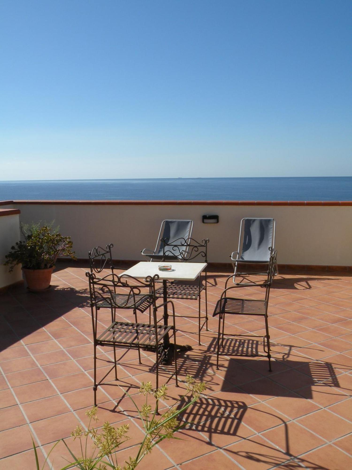 Terrazze Sul Mare Melito Di Porto Salvo Hotel Buitenkant foto